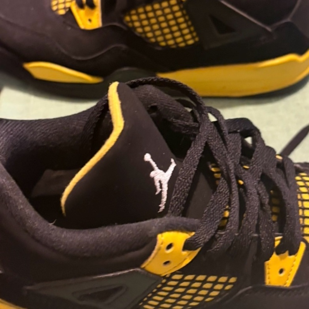 Kids Jordan Retro 4